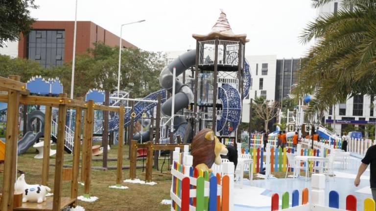  Crianças de Luanda têm novo parque infantil
