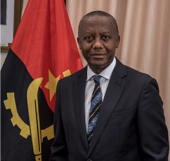  Angola arrecada 6,5 milhões USD em leilão de diamantes brutos