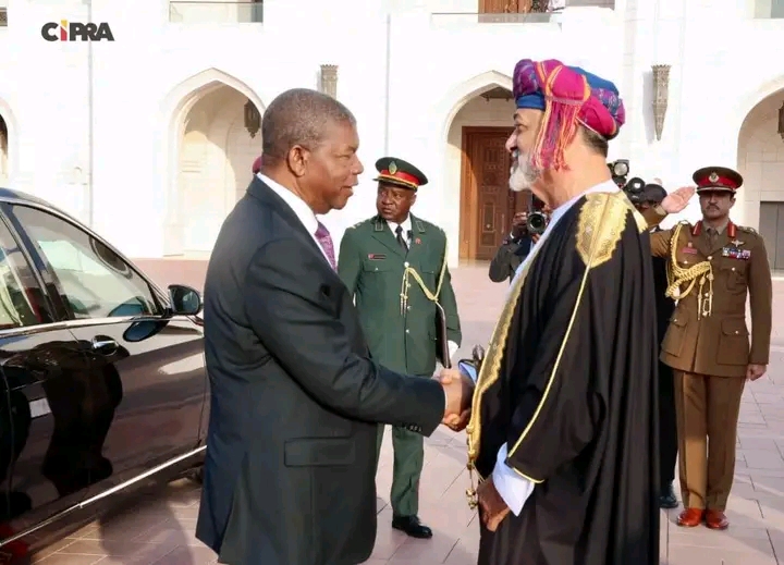  PR João Lourenço recebido com honras em visita de estado ao Sultanato de Omã