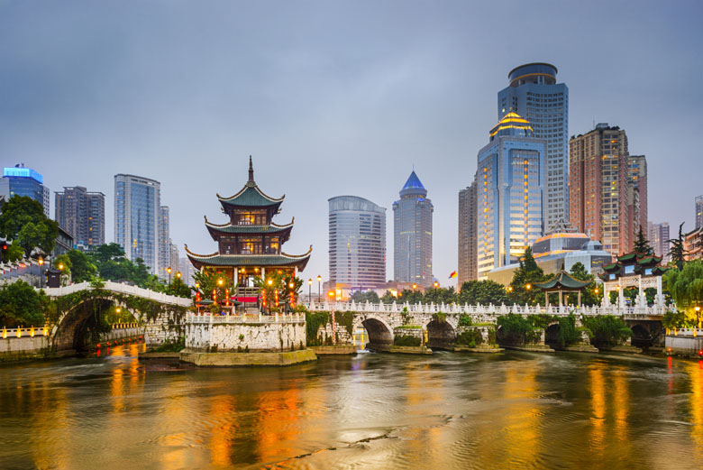 Balança comercial da China regista superavit de 104,84 mil milhões USD