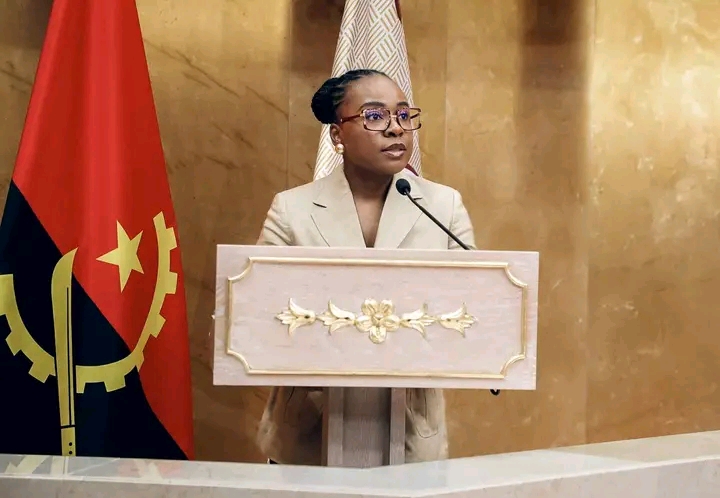  Ministra das Finanças reúne-se com investidores nos EUA