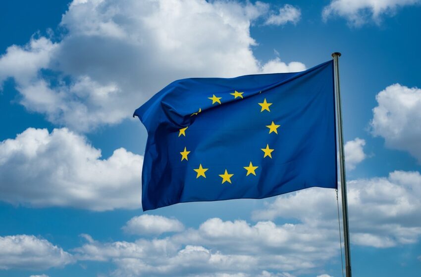  Comissão Europeia investe 104,6 mil milhões USD para reforçar indústria da UE