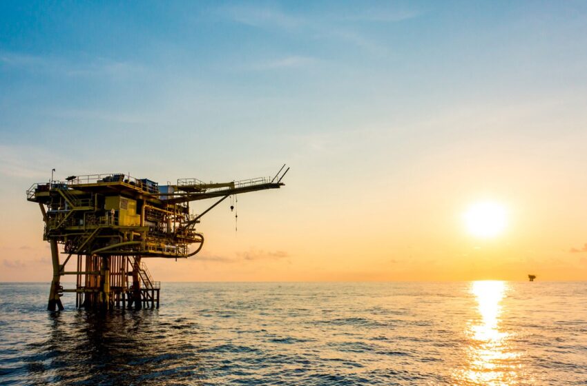  Preços do petróleo caem com aumento da oferta do Iraque e incertezas sobre a guerra na Ucrânia