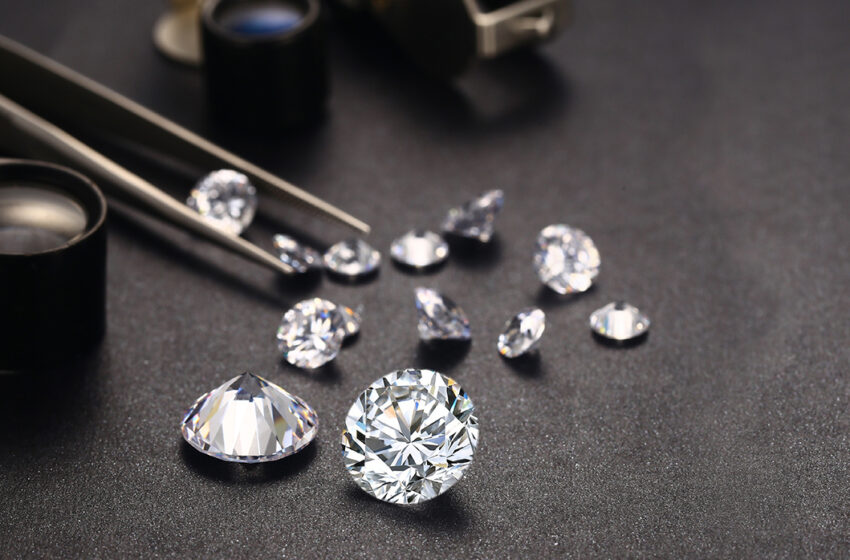  SODIAM realiza 16.º leilão de diamantes brutos com 74 pedras especiais