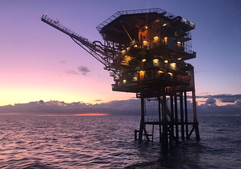 Petróleo recua e encaminha-se para terceira semana consecutiva de perdas