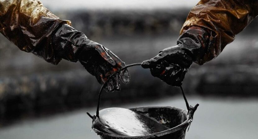  Petróleo volta a subir apesar de proposta da AIE para libertar reservas estratégicas