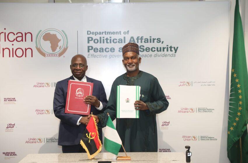  Angola e Nigéria assinam acordo de isenção de vistos para passaportes diplomáticos