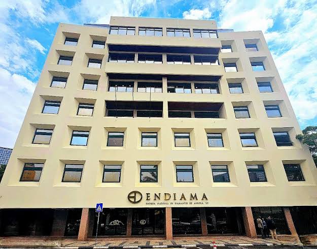  O investimento de Angola na De Beers pode chegar aos 690 milhões de dólares 