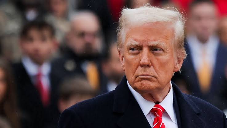  Tarifas de Donald Trump sofrem reveses mas o Presidente norte-americano insiste numa taxa de 15%