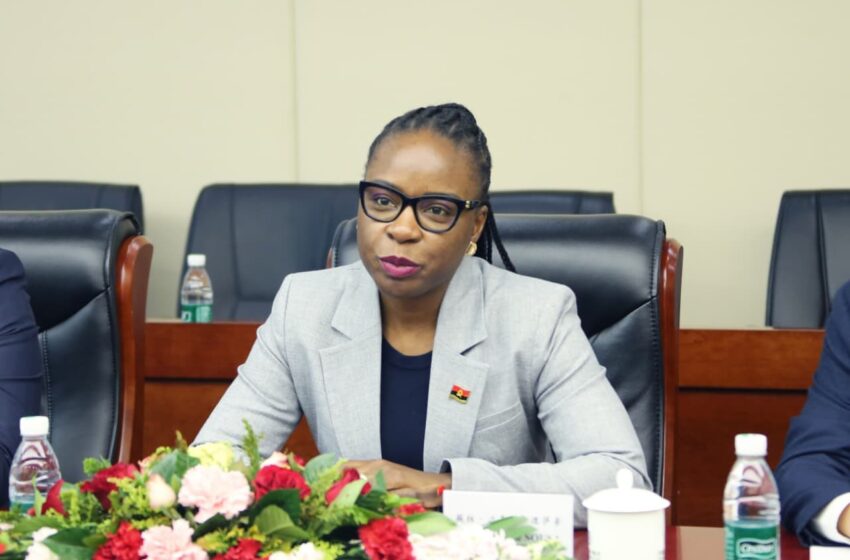  Vera Daves de Sousa inicia visita à China para reforçar cooperação económica e financeira