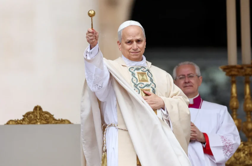  Milhares de pessoas reúnem-se nos Camarões para um dos maiores eventos da visita do Papa Leão a África