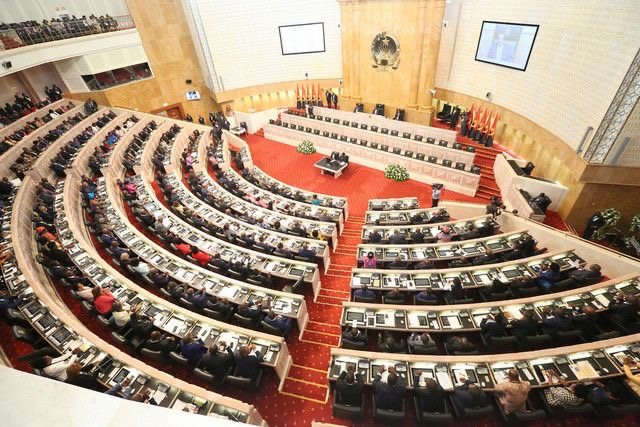  Assembleia Nacional debate posição de Angola na diplomacia económica global