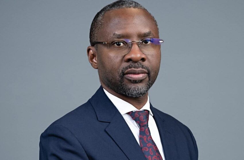  Assembleia Nacional de Angola tem novo secretário-geral. Jurista vindo do IGAPE substitui Pedro de Neri