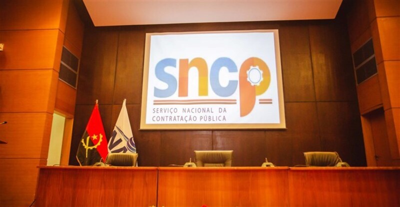  Ajustes directos dominam contratação pública e representam 90% do valor contratual em 2025