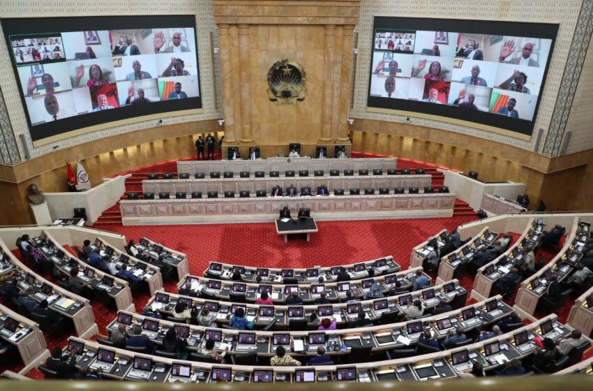  Parlamento chumba debate de urgência sobre impacto dos combustíveis