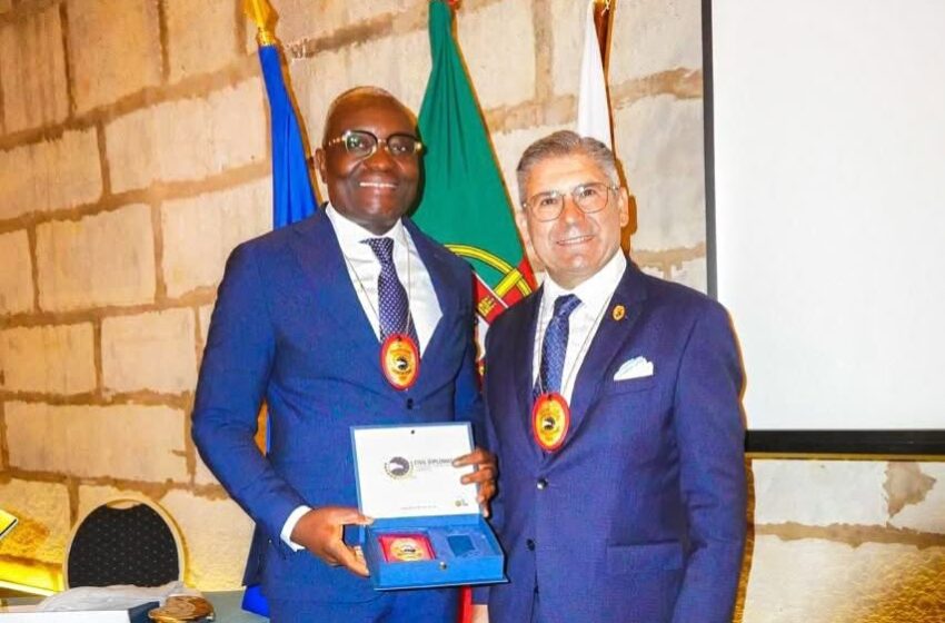  Presidente do FGC distinguido com título de Diplomata Civil Humanitário em Lisboa