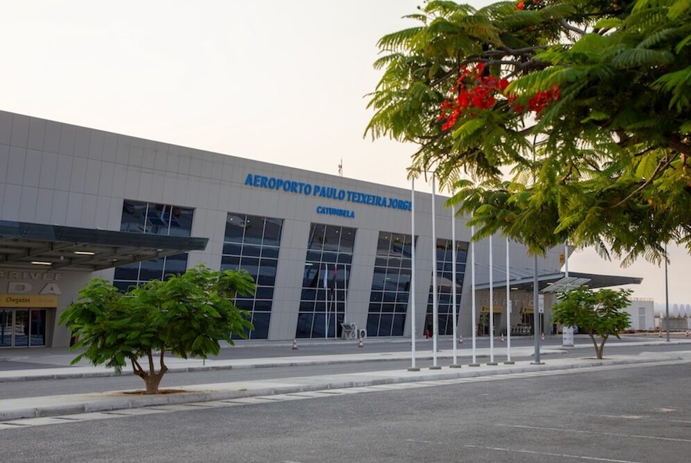 O Aeroporto Paulo Teixeira Jorge, situado na Catumbela, província de Benguela