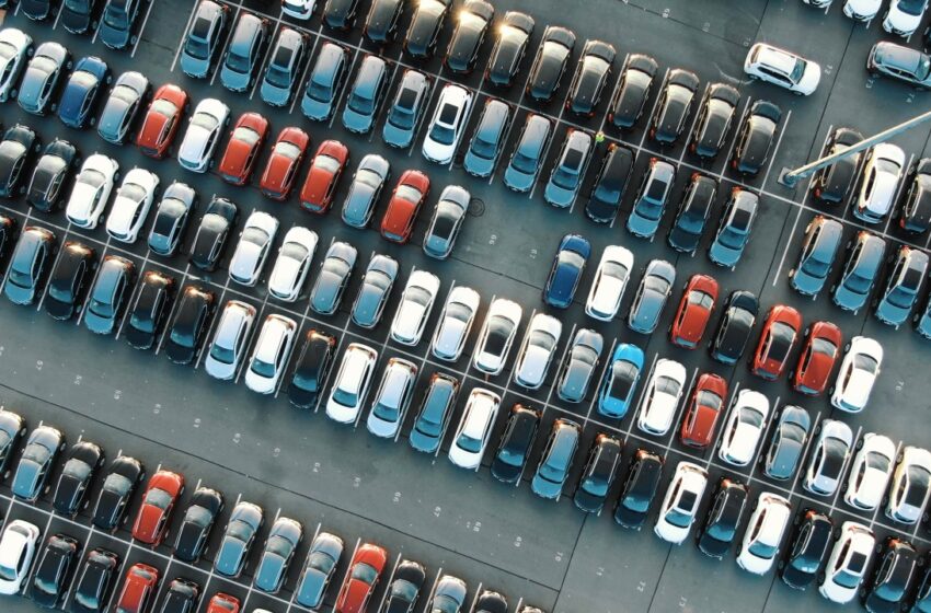  Vendas de carros na China caem 12% em Janeiro