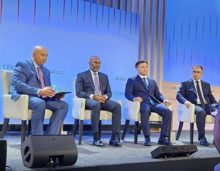 Angola assegura 60 mil milhões USD para novos projectos de petróleo e gás  