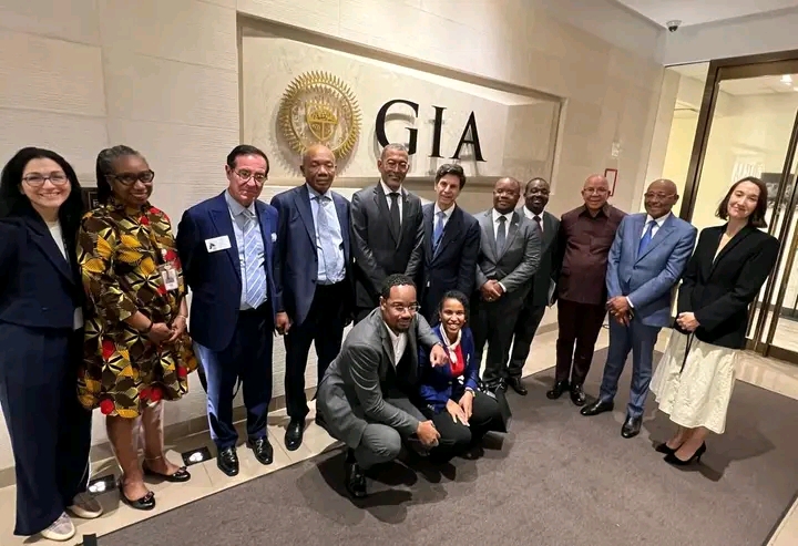  Angola e Instituto Gemológico da América firmam memorando para cooperação no sector de diamantes