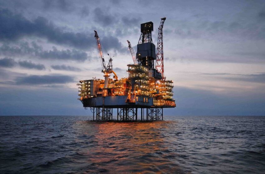  Petróleo mantém valorização em meio a tensões no Médio Oriente e pressões diplomáticas dos EUA