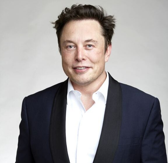  Elon Musk torna-se a primeira pessoa a atingir 500 mil milhões USD em património líquido