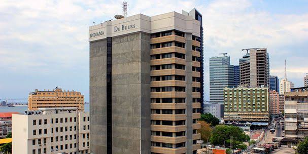  Angola procura comprar participação maioritária na De Beers
