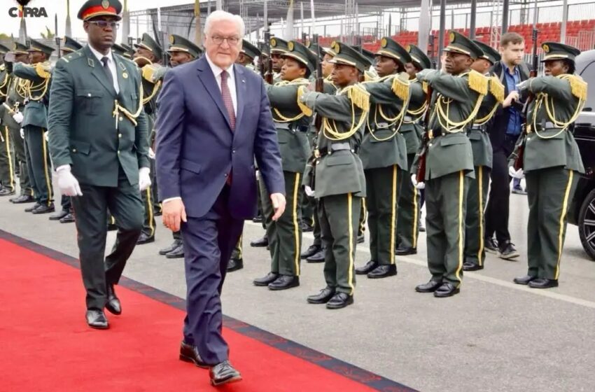  Presidente da Alemanha vai ao Huambo e anda de comboio em visita ao Corredor do Lobito