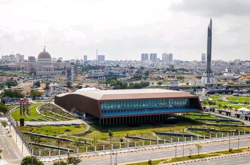  Novo espaço protocolar da Praça da República inaugurado pelo Presidente João Lourenço