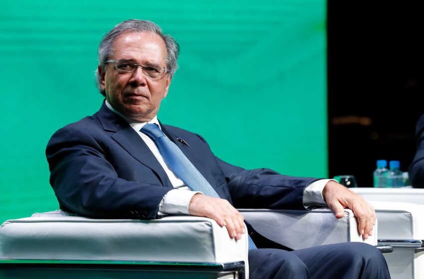  Paulo Guedes diz que o mundo vive um “tsunami de conservadorismo” em que as democracias liberais estão sob ameaça 