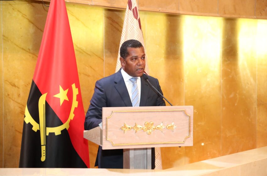  Angola confiante na compra da maioria da De Beers