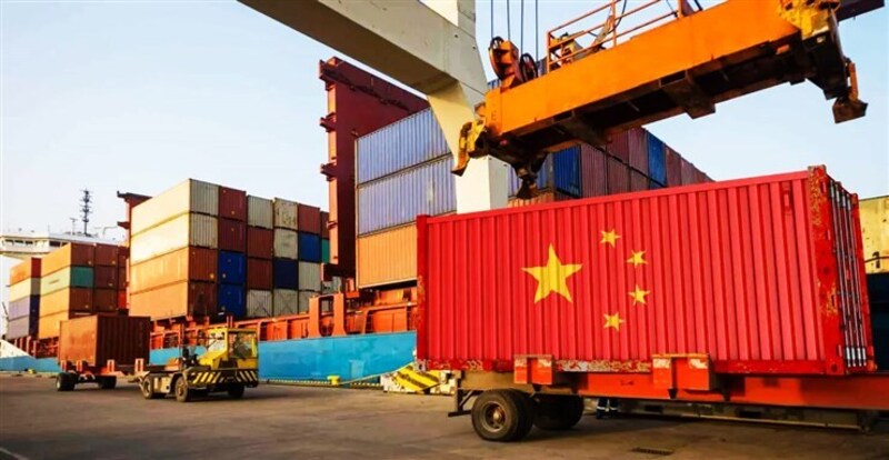  Exportações da China caíram 1,1% em termos homólogos, para cerca de 305,4 mil milhões de dólares em Outubro