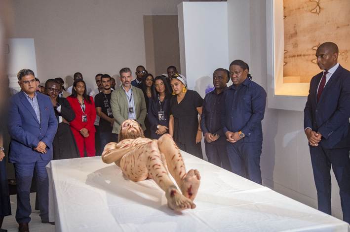  “The Mystery Man” no Memorial Dr. António Agostinho Neto