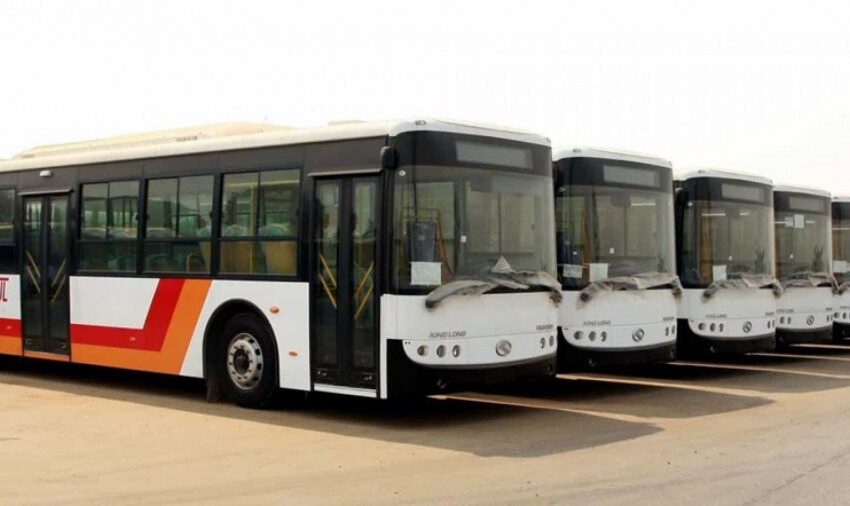  Apenas 40% dos autocarros distribuídos pelo Governo estão em operação cinco anos depois