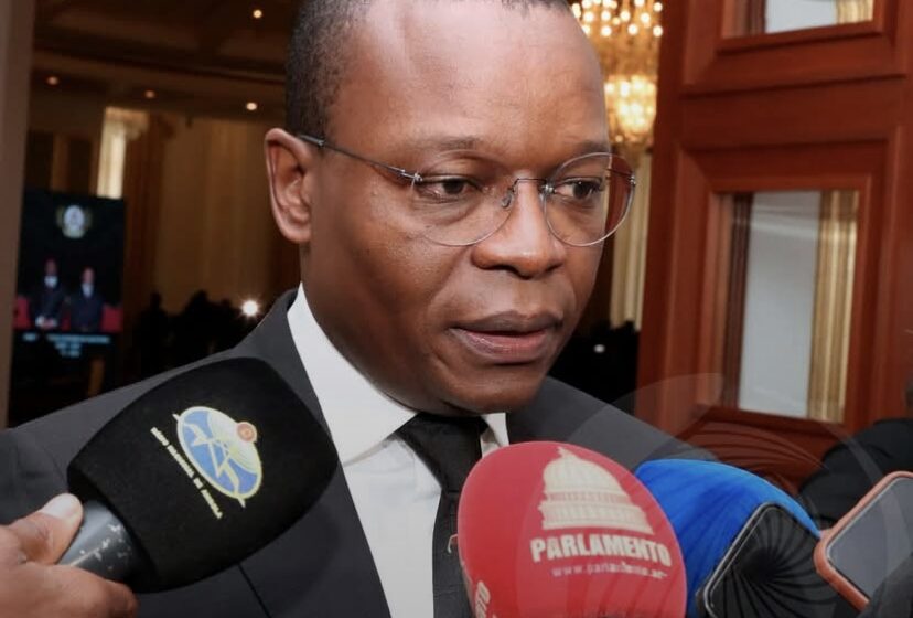  Adão de Almeida afirma que Angola “ficou mais pobre” com a morte de Fernando da Piedade Dias dos Santos