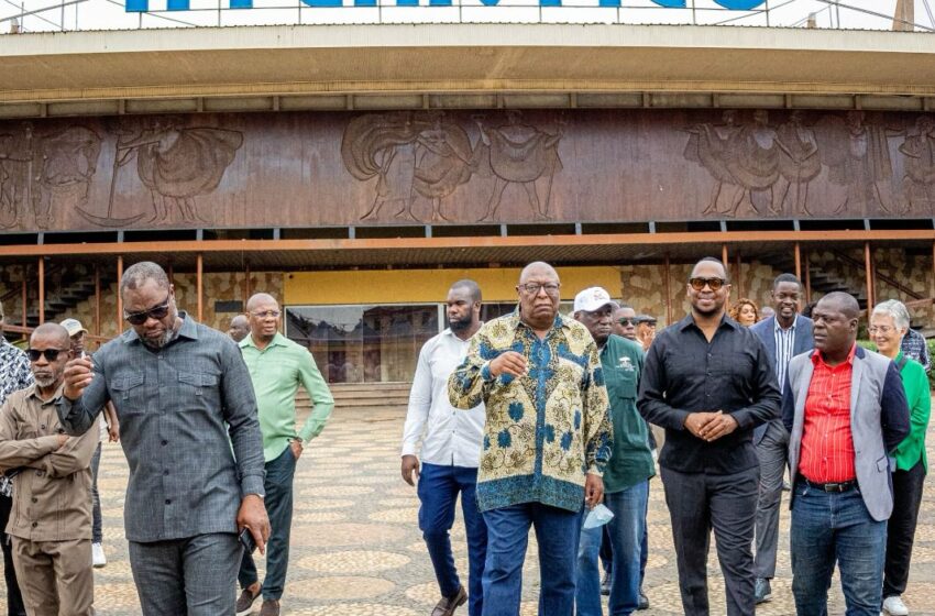  Ministro da Cultura avalia estado de três históricas salas de cinema em Luanda