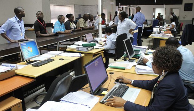  Executivo aprova aumento salarial de 10% na Função Pública a partir deste mês