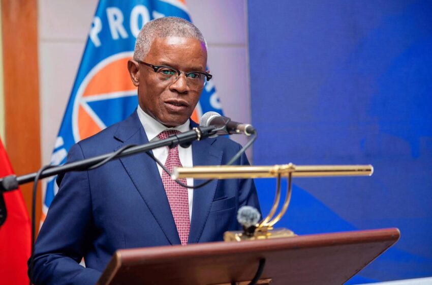  Angola inaugura primeira linha de montagem e manutenção de navios de guerra no Lobito