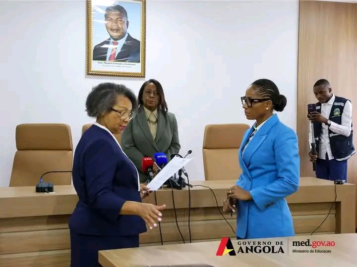  Passagem de pasta marca transição no Ministério da Educação