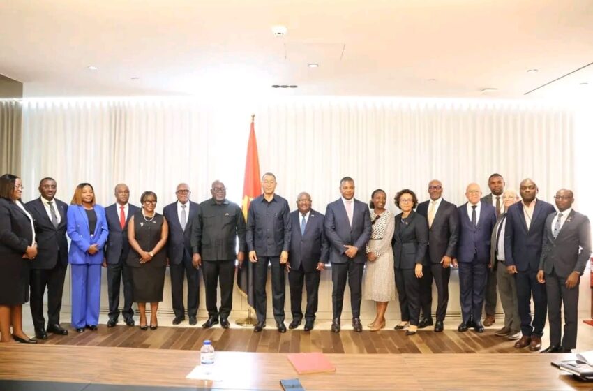  Angola e Namíbia reforçam cooperação no sector petrolífero