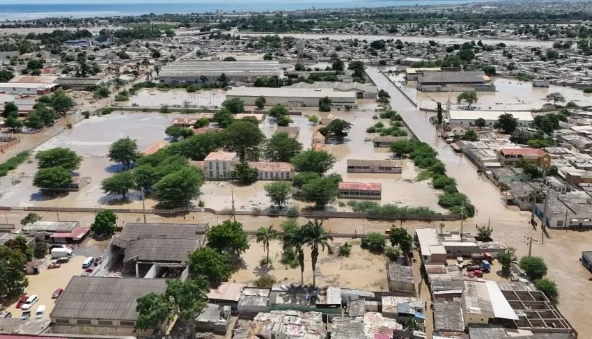  Cheias cortam circulação rodoviária em Benguela e isolam comunidades