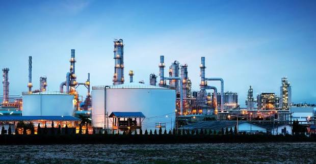  Subida do petróleo pode render mais 3,1 mil milhões de dólares, mas subsídios travam ganhos