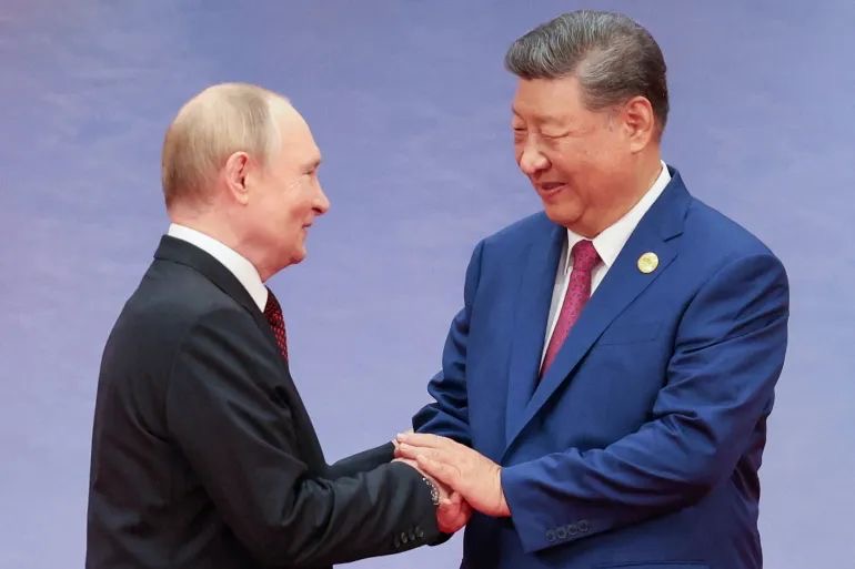 Depois de Trump, Putin. Xi Jinping tornou-se o homem com quem todos querem falar