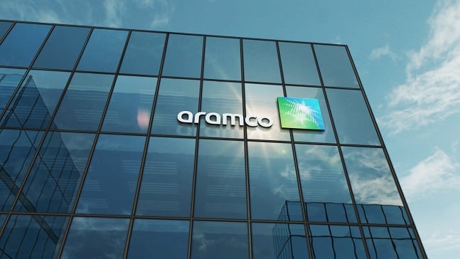  Aramco vê os lucros disparar para máximos históricos no primeiro trimestre do ano