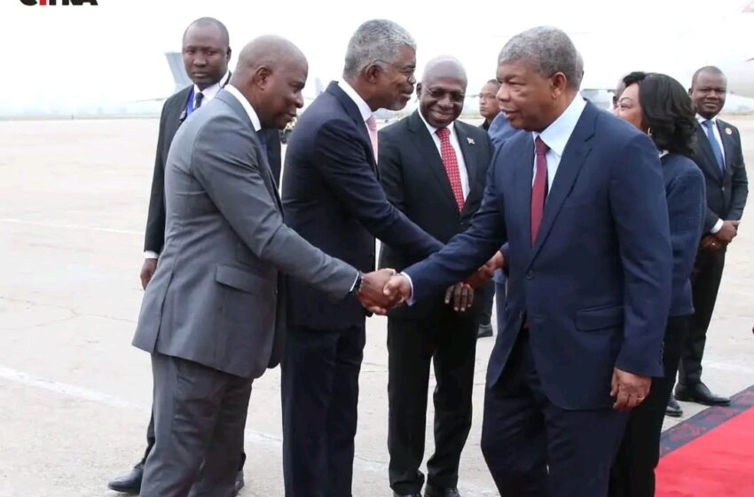  João Lourenço regressa a Angola após três semanas de visita privada ao Brasil