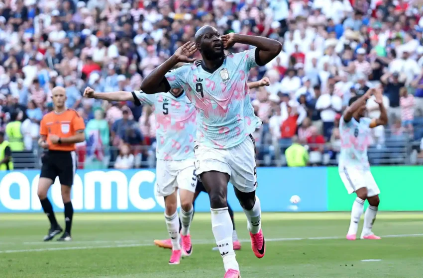  Estados Unidos afundam-se frente à Bélgica (4-1) e caem nos oitavos do Mundial