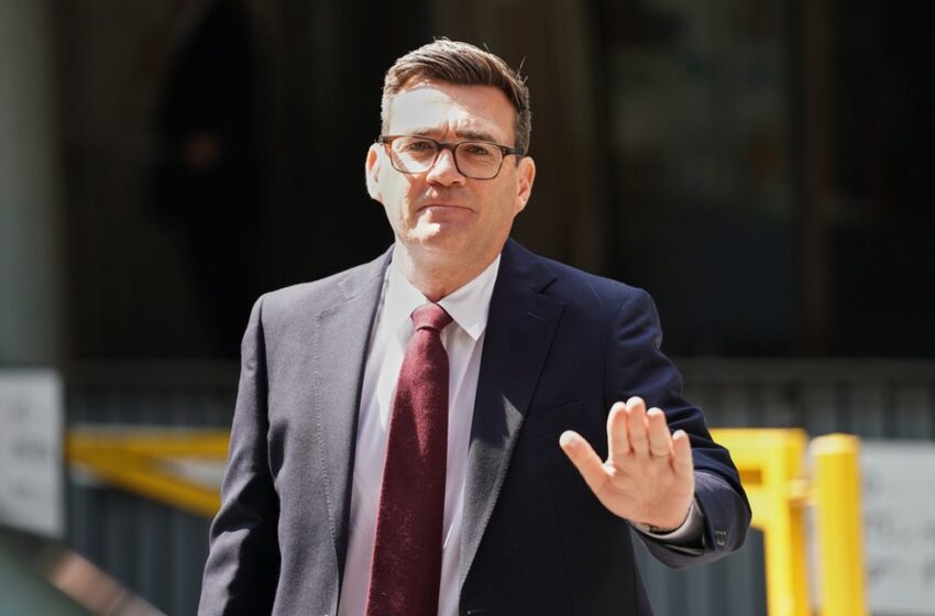  Andy Burnham torna-se primeiro-ministro do Reino Unido, o sétimo em dez anos