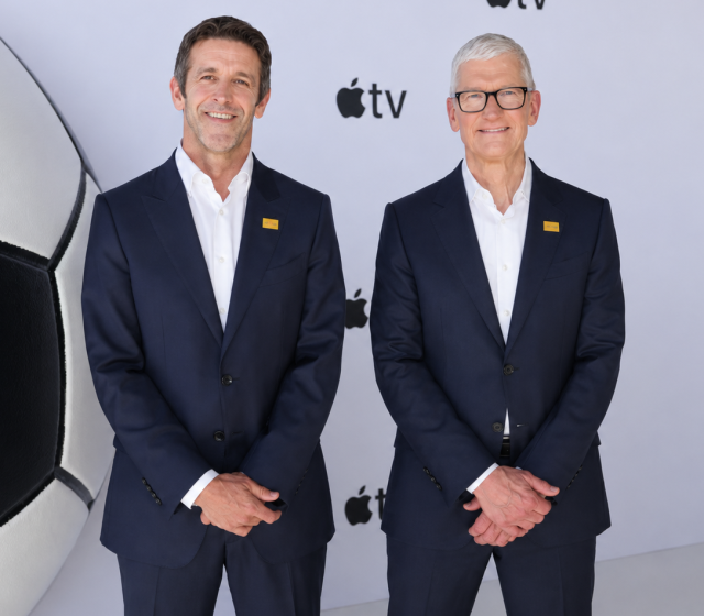  Apple bate recordes com lucros de 101 mil milhões de dólares nos primeiros nove meses do ano fiscal