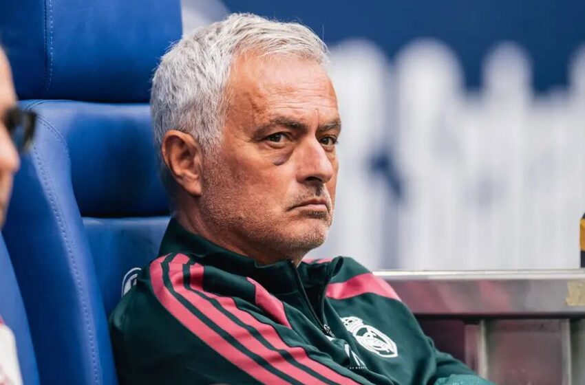  Mourinho fecha pré-época do Real Madrid com vitória sobre o Schalke… e um olho negro 