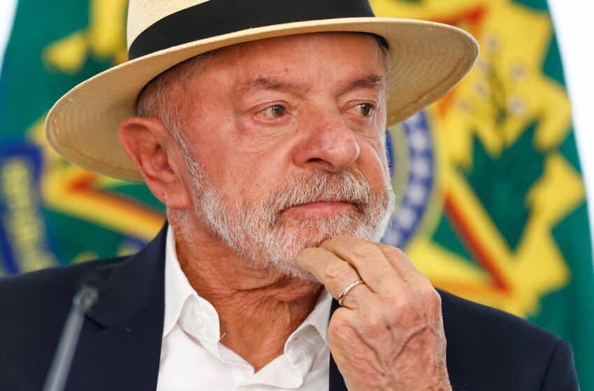  Um em cada oito eleitores brasileiros acredita que Lula foi substituído por um clone